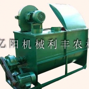 臥式粉碎混料機